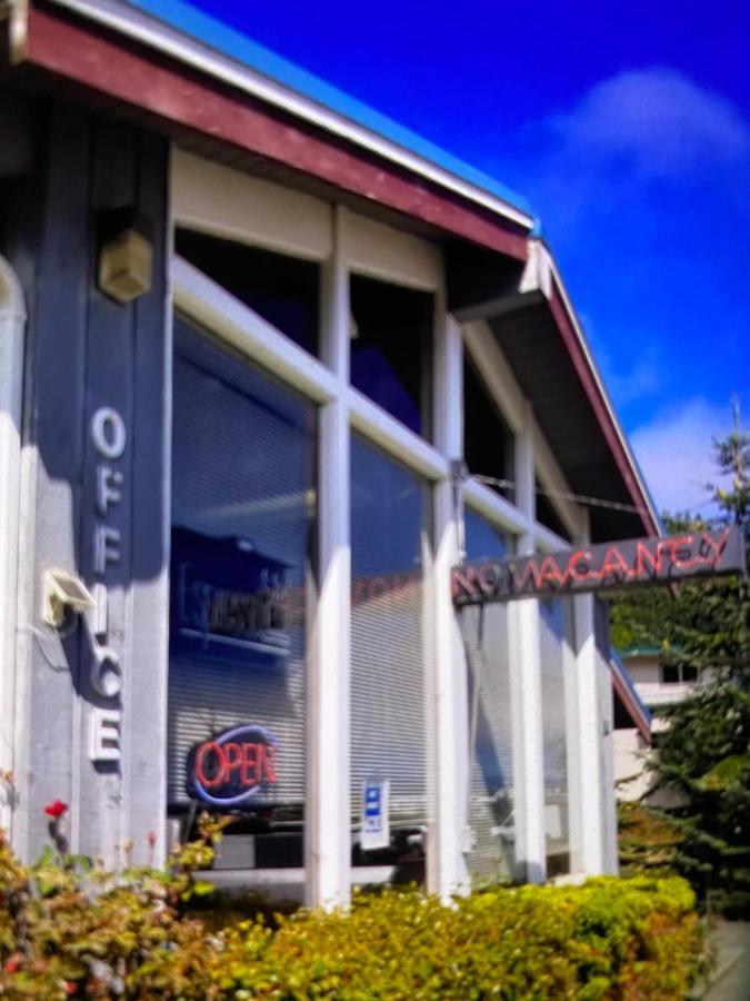 Curley'S Resort & Dive Center Sekiu Екстериор снимка