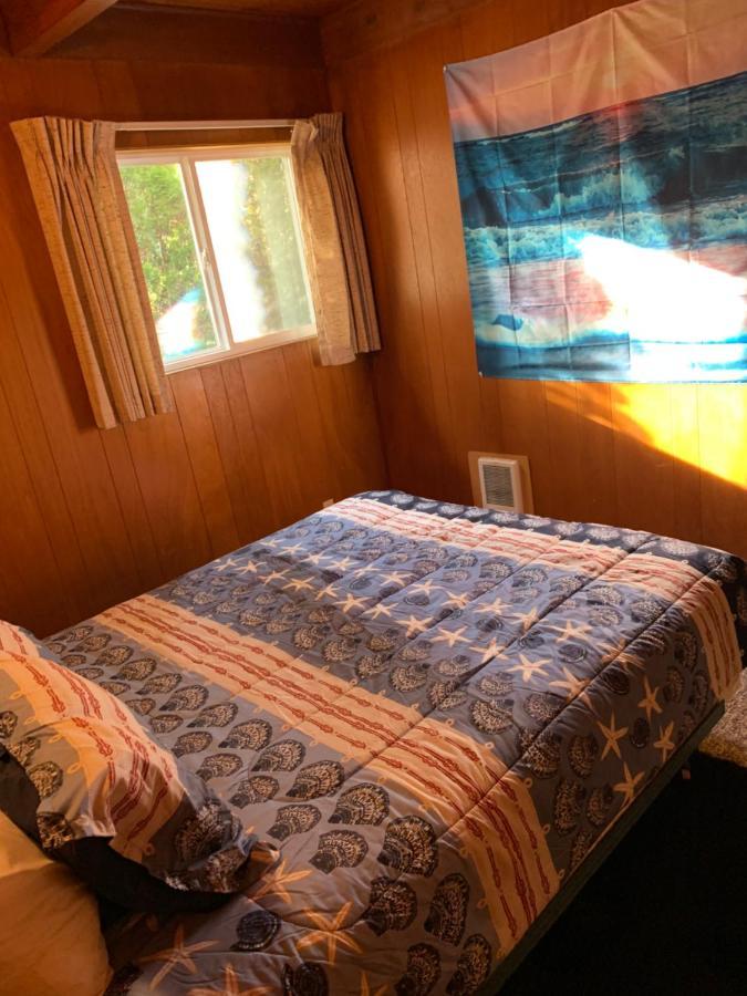 Curley'S Resort & Dive Center Sekiu Екстериор снимка