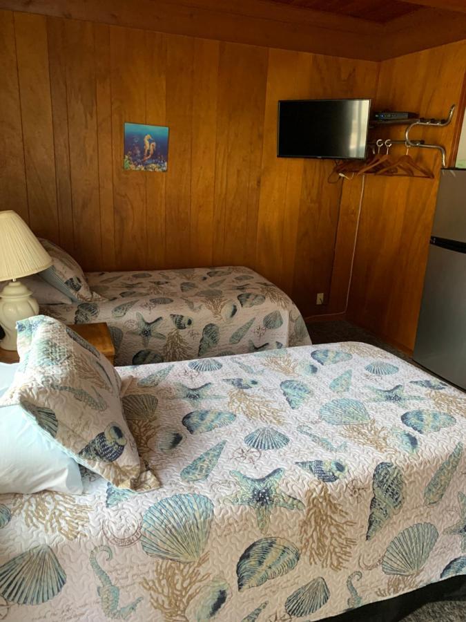 Curley'S Resort & Dive Center Sekiu Екстериор снимка